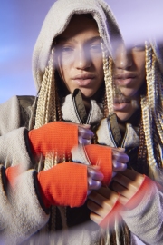 F23_HOL_EDITORIAL_ONFIG_W_INCREDIWOOL_47_0197